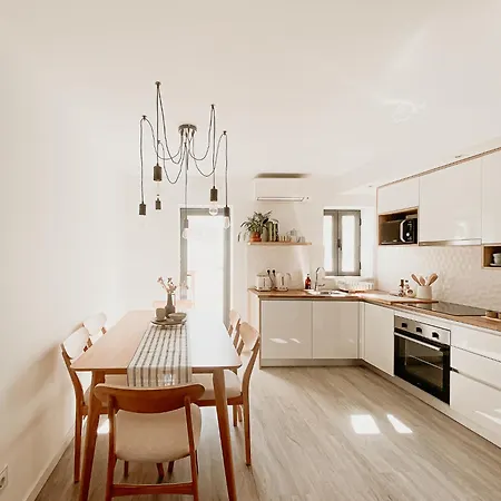 Triplex With Two Rooftop